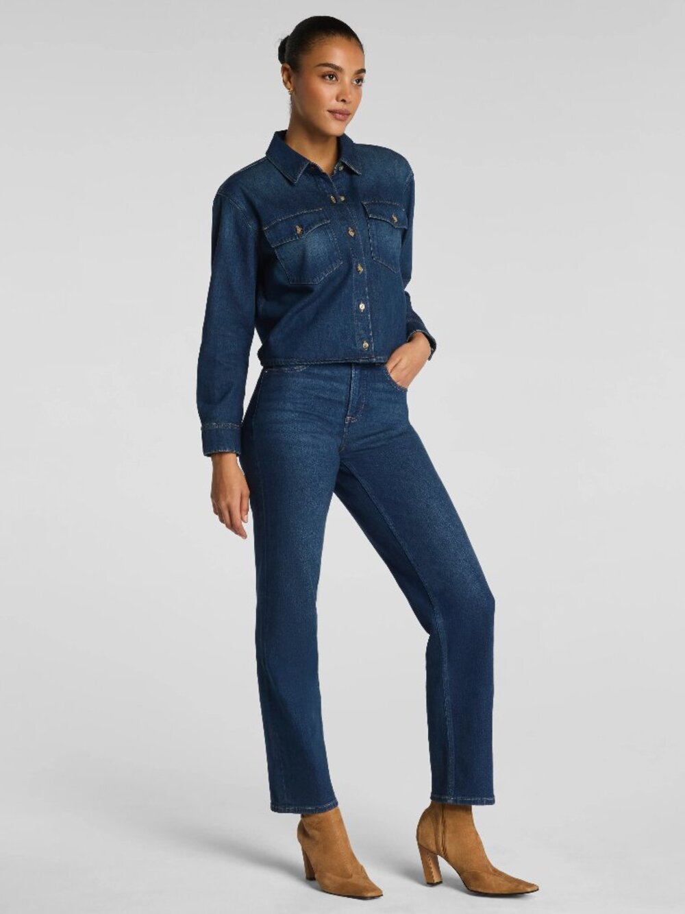 NWT Petite SPANXshape Authentic 360 Midrise 90s Straight Leg Jeans - Small (4-6)
